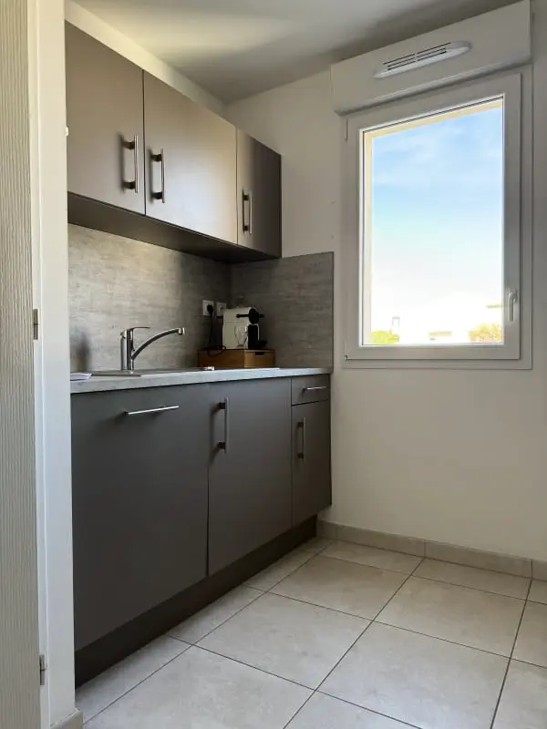 T2 rezidencia Terrace, Parkolás és Cellier