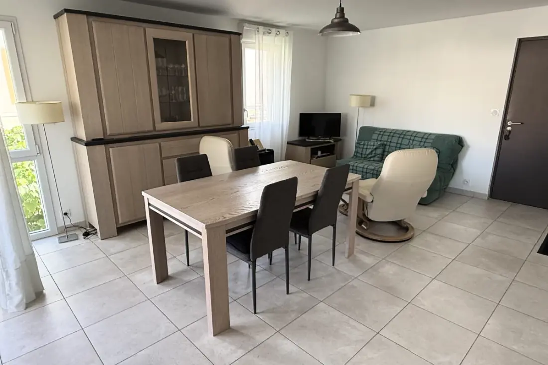 T2 rezidencia Terrace, Parkolás és Cellier