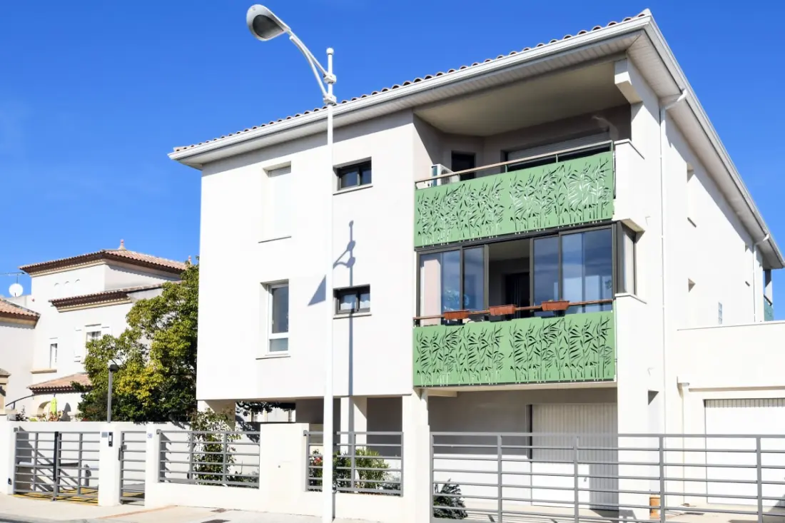 T2 rezidencia Terrace, Parkolás és Cellier