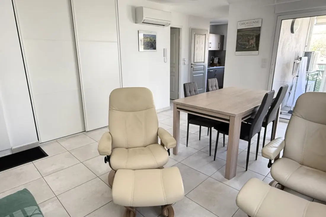 T2 rezidencia Terrace, Parkolás és Cellier