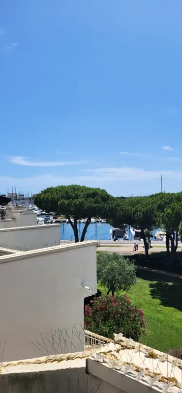1. rezidenciája a Plaisance Portján