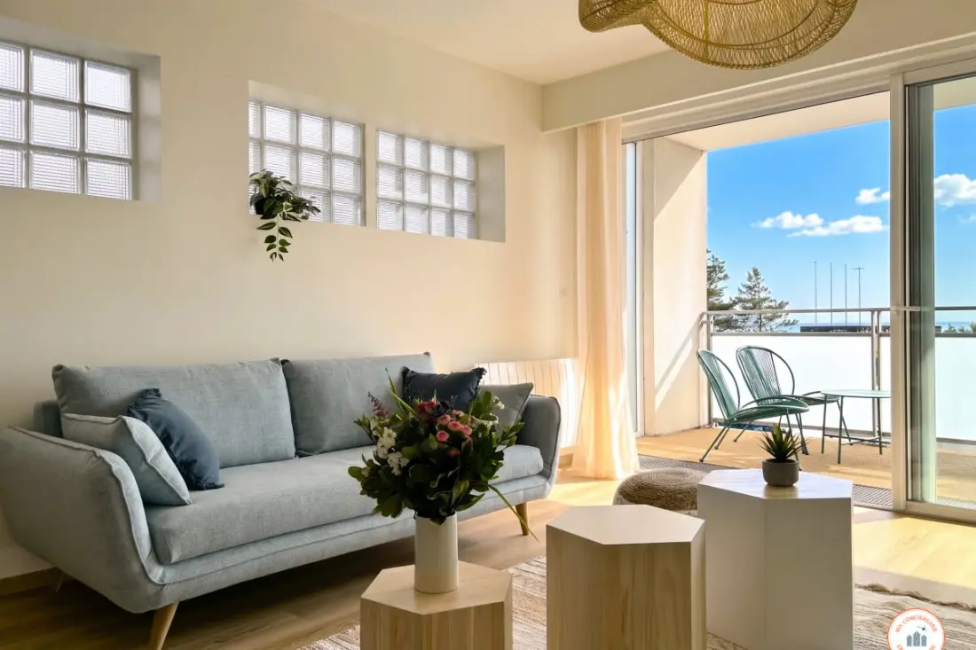 Seaside - Seaview, Terrace & Parking