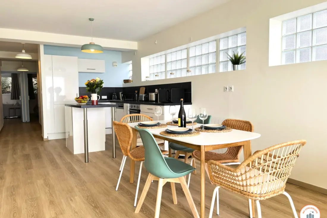 Seaside - Seaview, Terrace & Parking