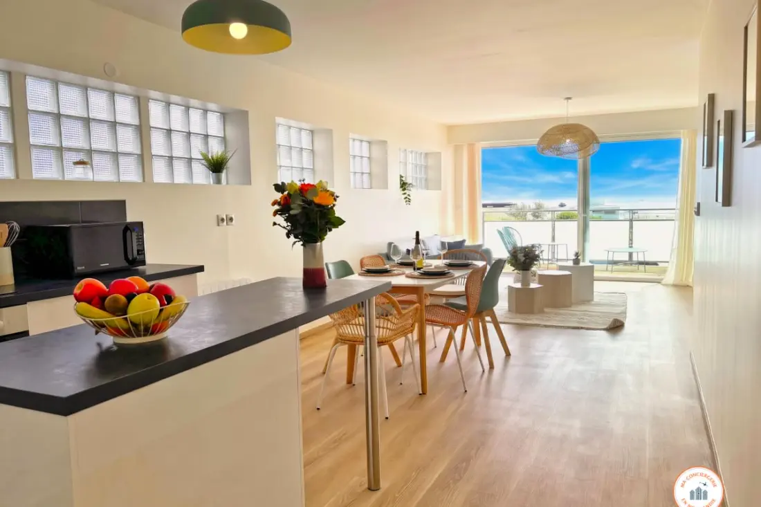 Seaside - Seaview, Terrace & Parking