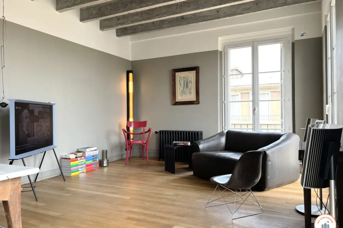 Az Igaz Perret - Balcony - hitelesség