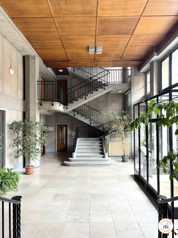 Az Igaz Perret - Balcony - hitelesség