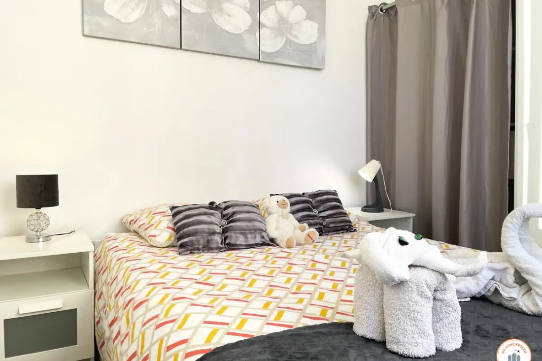 My Little Paradise - Egyetem - állomás
