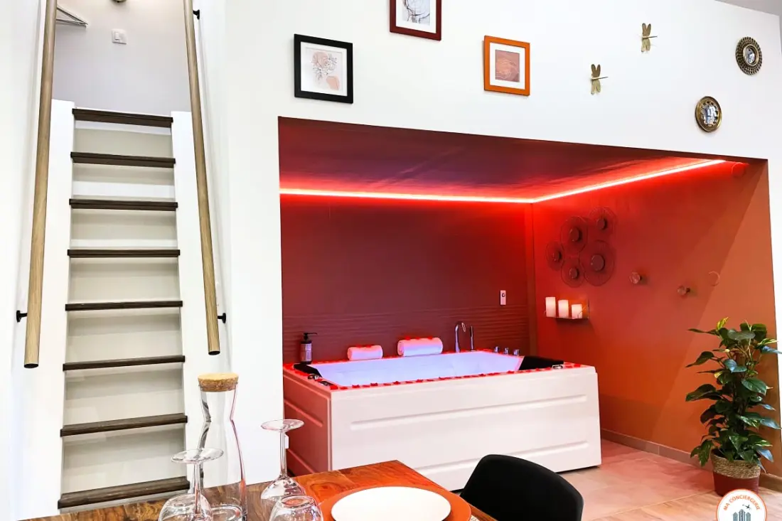 East-express - Jacuzzi Spa, Parkolás, District Perret Unesco