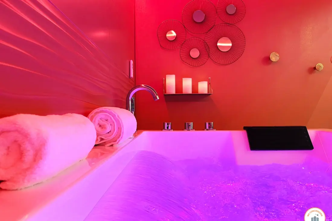 East-express - Jacuzzi Spa, Parkolás, District Perret Unesco