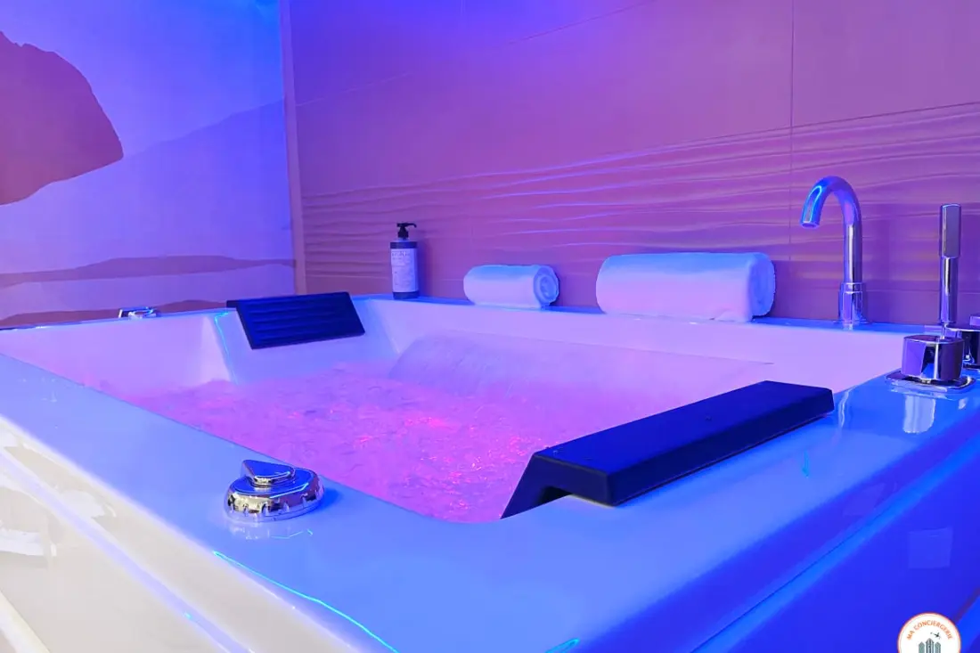 East-express - Jacuzzi Spa, Parkolás, District Perret Unesco