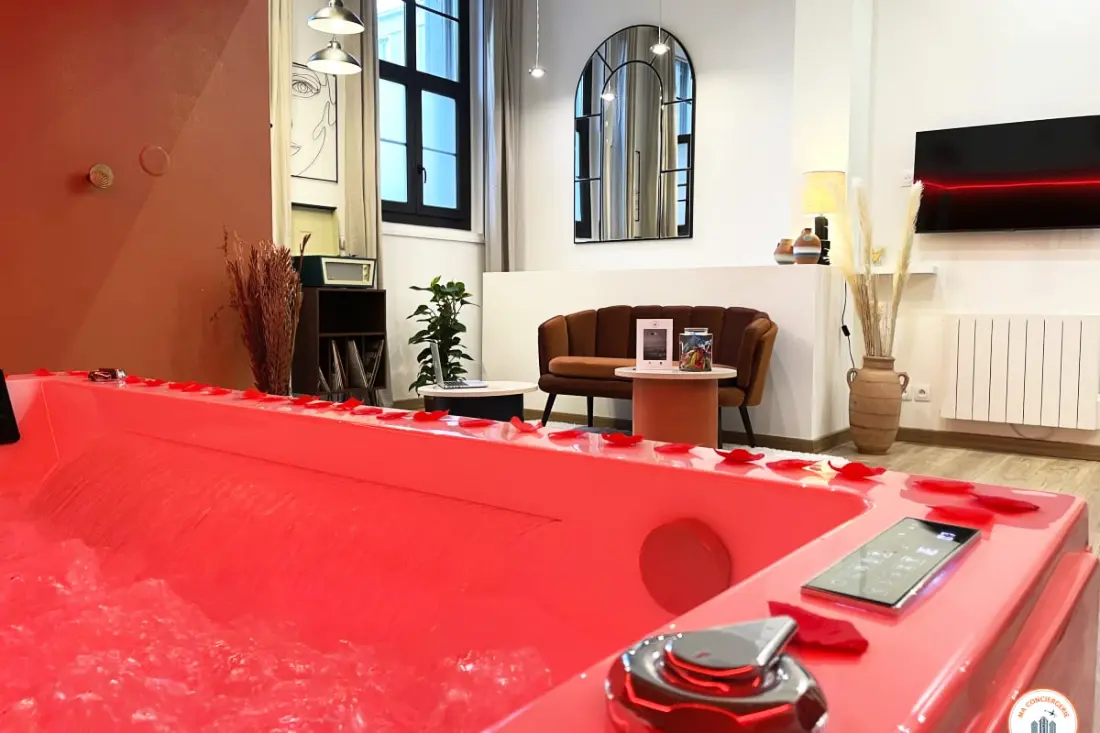 East-express - Jacuzzi Spa, Parkolás, District Perret Unesco