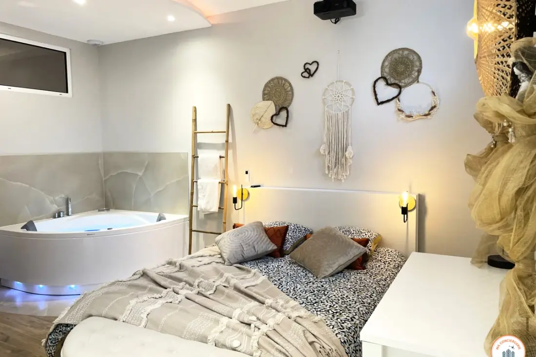 The Pearl - Jacuzzi Spa, Projektor, Patio, Parkolás
