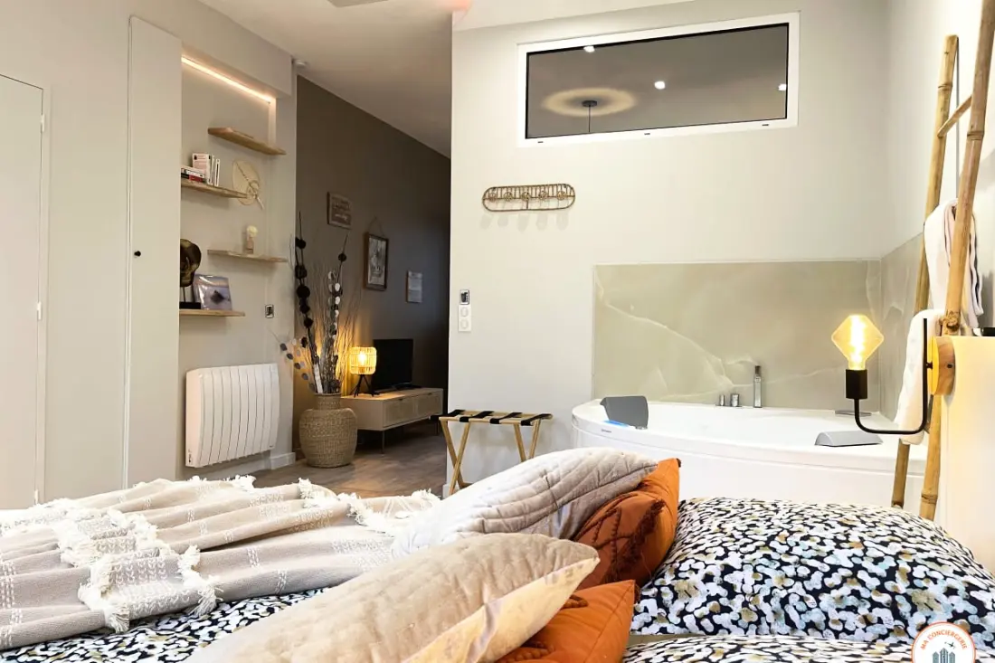The Pearl - Jacuzzi Spa, Projektor, Patio, Parkolás