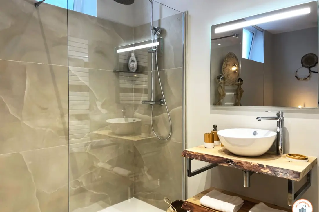The Pearl - Jacuzzi Spa, Projektor, Patio, Parkolás