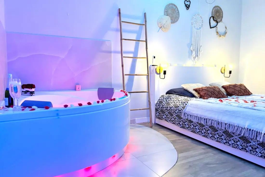 The Pearl - Jacuzzi Spa, Projektor, Patio, Parkolás