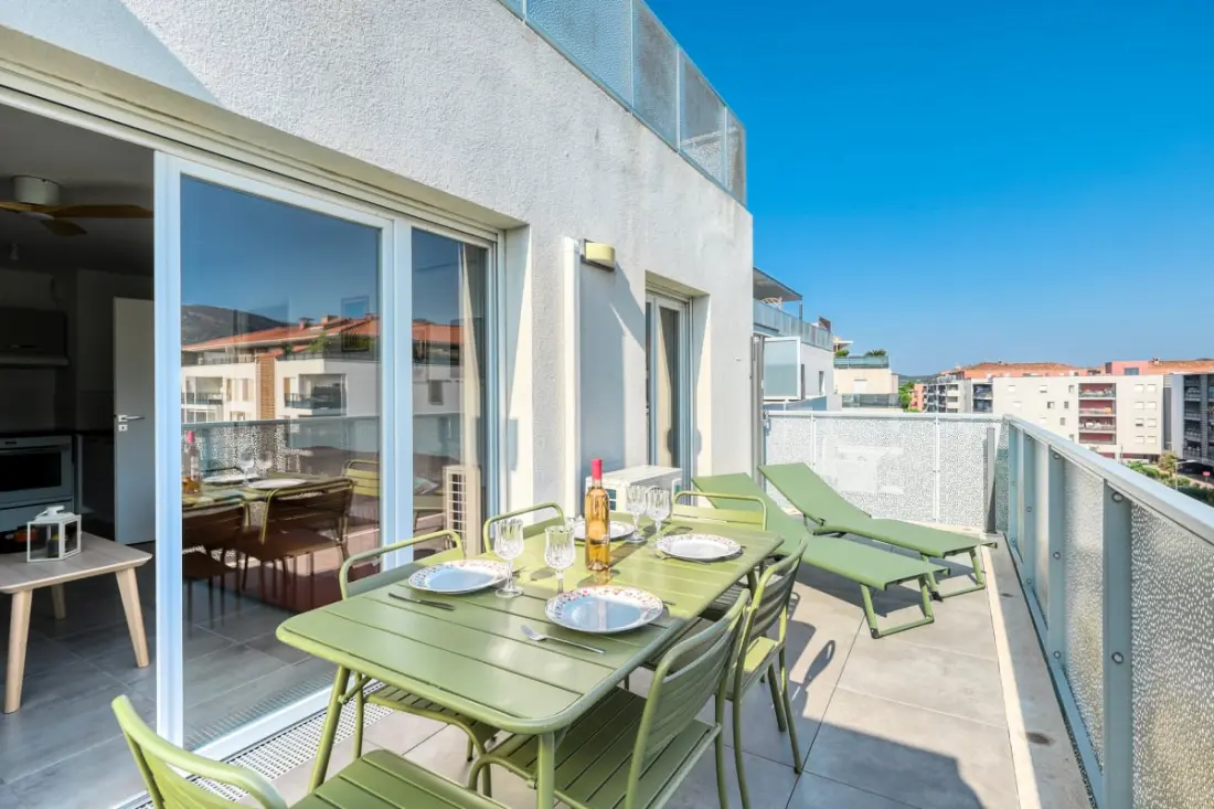 Residence 2 hálószobás apartman Pool, Parkolás és Balcony