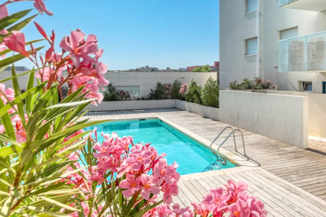 Residence 2 hálószobás apartman Pool, Parkolás és Balcony