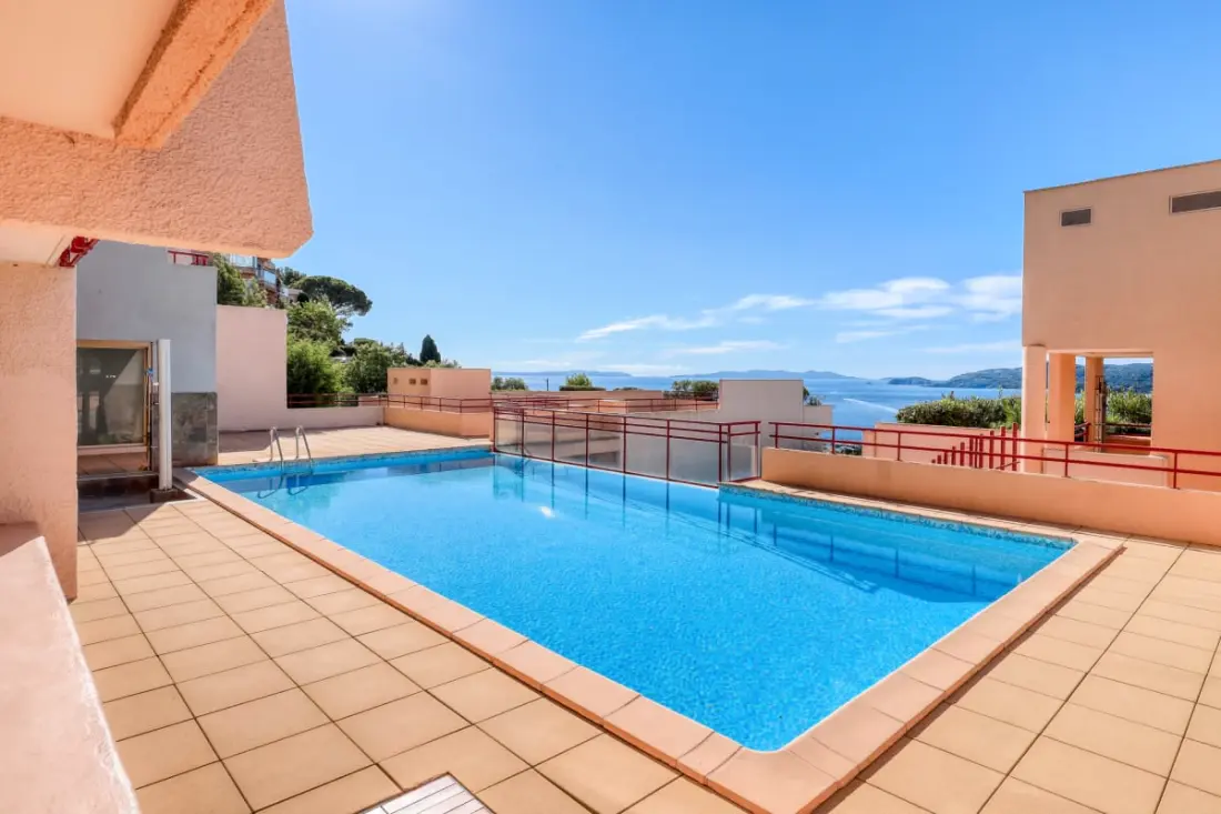Residence Atypical lejlighed med havudsigt, swimmingpool og charme i La Pagnol