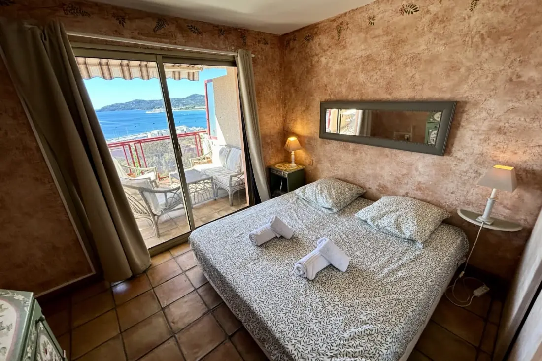 Residence Atypical lejlighed med havudsigt, swimmingpool og charme i La Pagnol