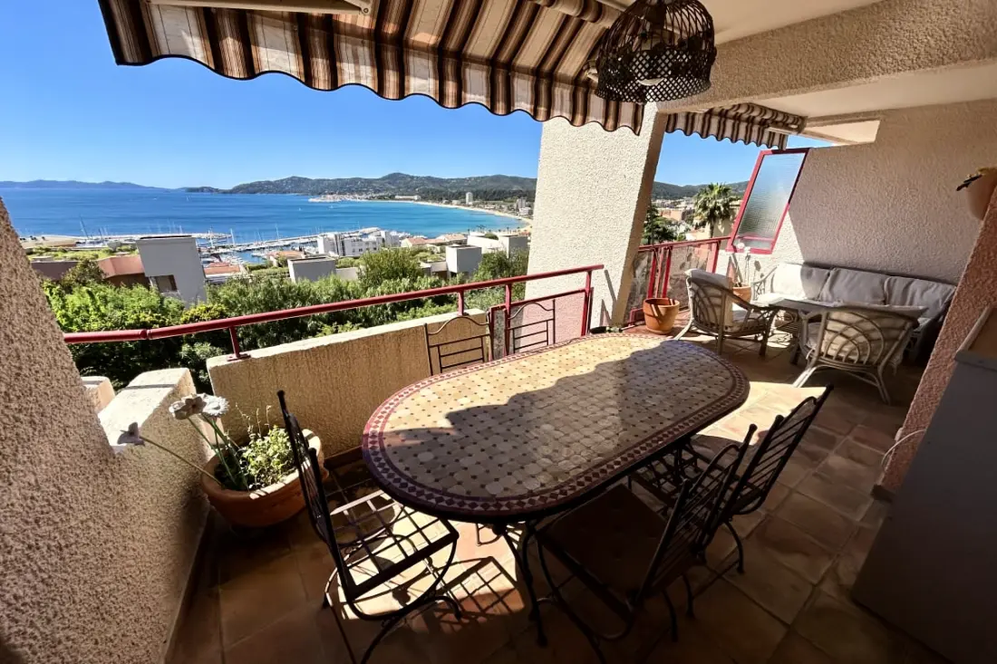 Residence Atypical lejlighed med havudsigt, swimmingpool og charme i La Pagnol