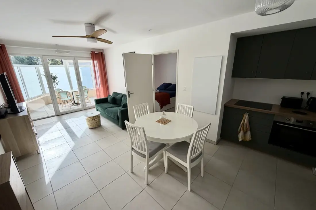 Residence Ny lejlighed med terrasse og parkering og swimmingpool
