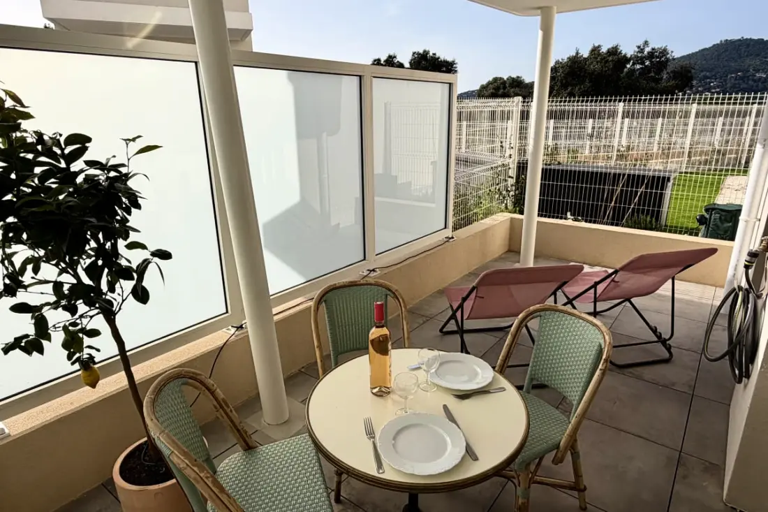 Residence Ny lejlighed med terrasse og parkering og swimmingpool