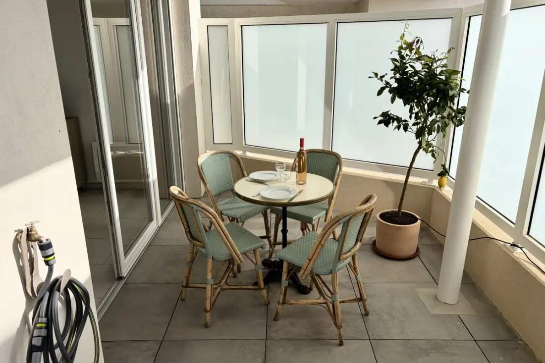 Residence Ny lejlighed med terrasse og parkering og swimmingpool