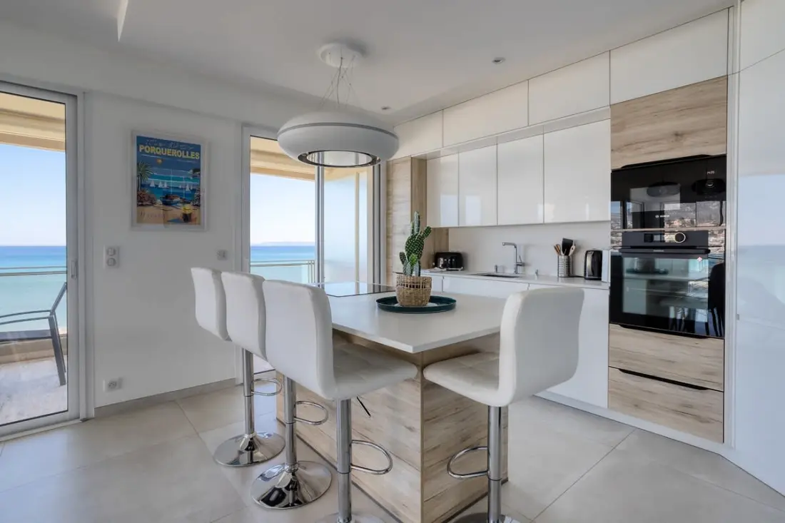 Residence Apartment New Sea View 6 személy számára
