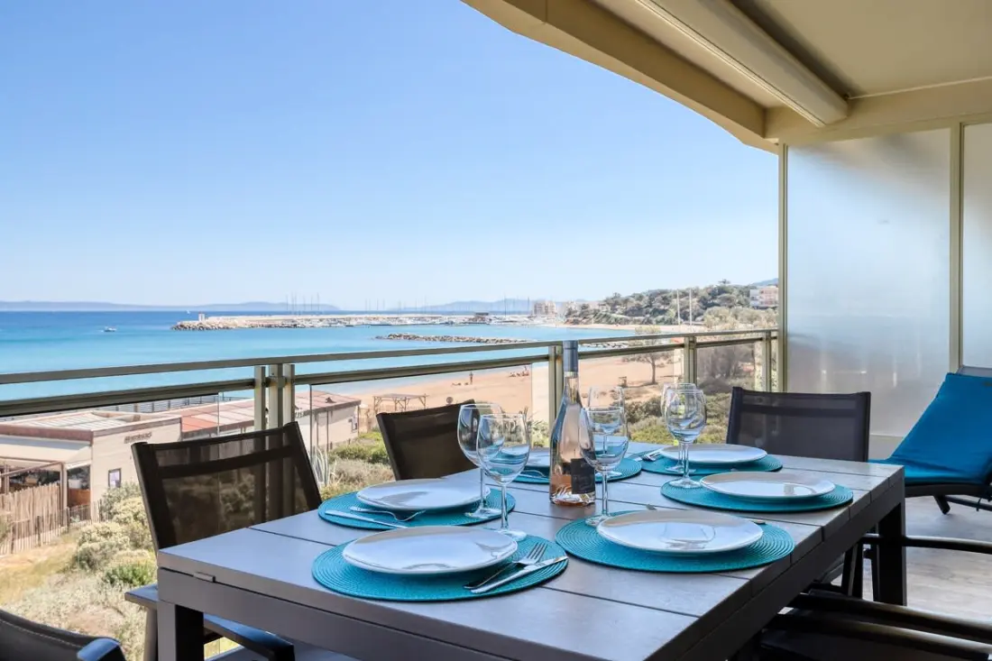 Residence Apartment New Sea View 6 személy számára