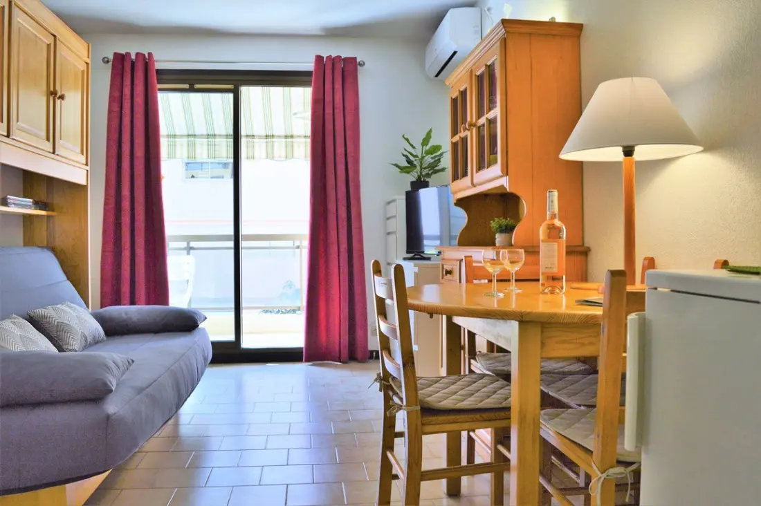 Saint James Residence