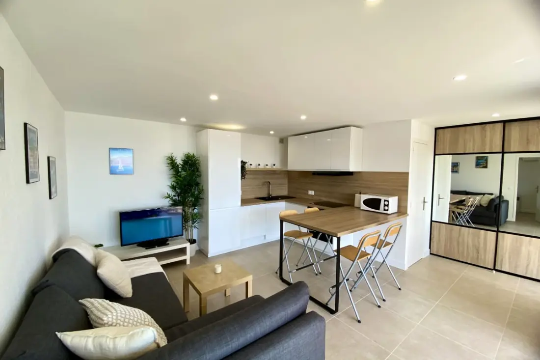 T2 Selvlysende Residence med terrasse og havudsigt – Lavandou, Aiguebelle