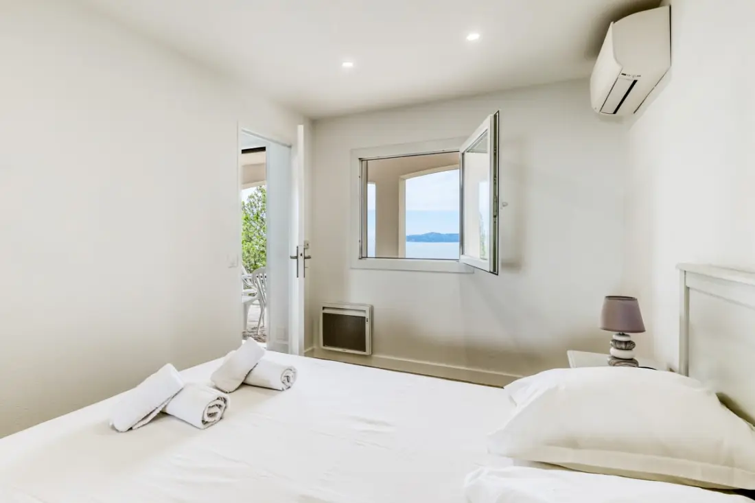T2 Selvlysende Residence med terrasse og havudsigt – Lavandou, Aiguebelle