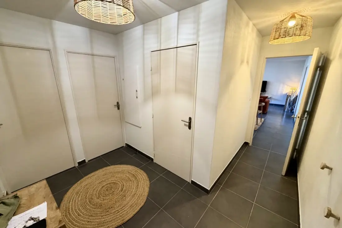 T4 Moderne Residence 7 Pers. Med terrasse og parkering – 10 min strand i Foots