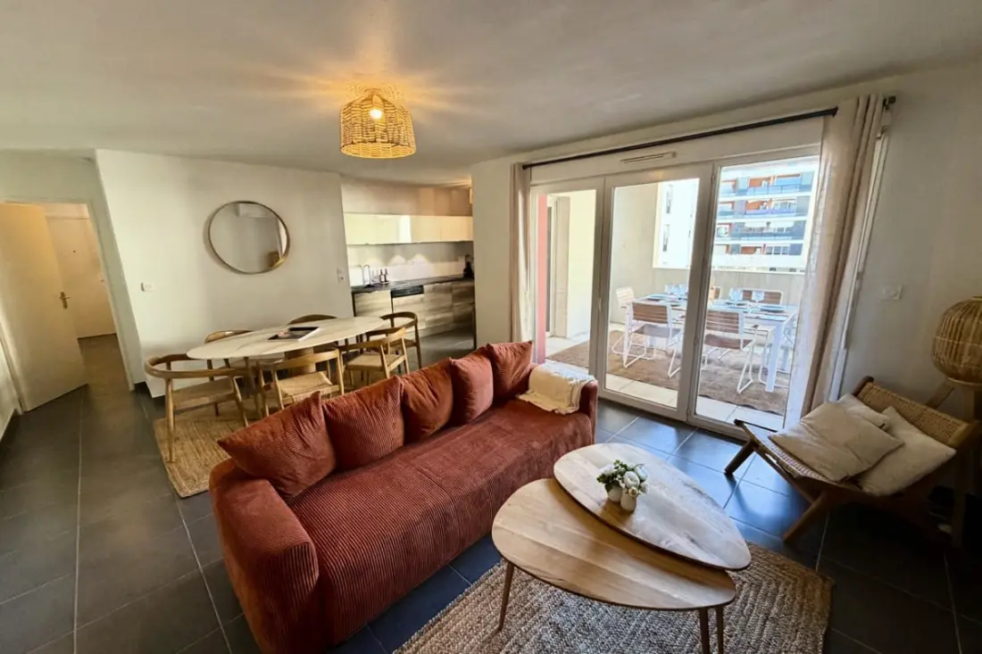 T4 Moderne Residence 7 Pers. Med terrasse og parkering – 10 min strand i Foots