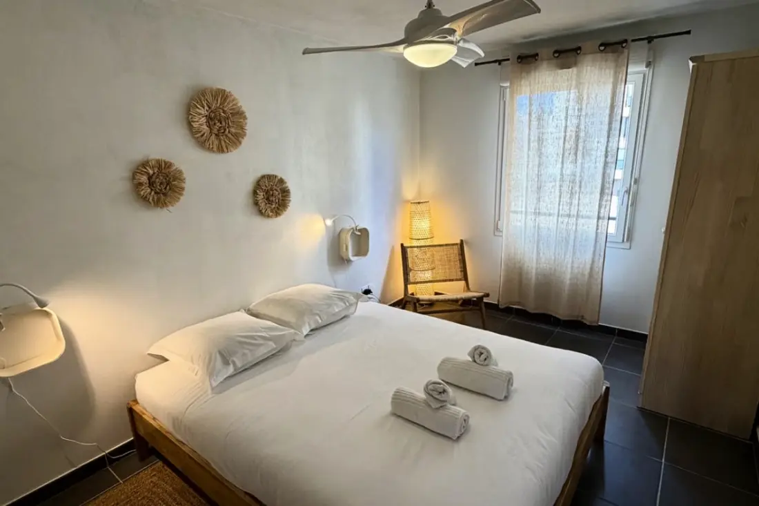 T4 Moderne Residence 7 Pers. Med terrasse og parkering – 10 min strand i Foots