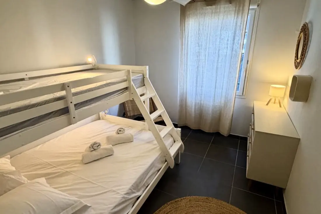 T4 Moderne Residence 7 Pers. Med terrasse og parkering – 10 min strand i Foots