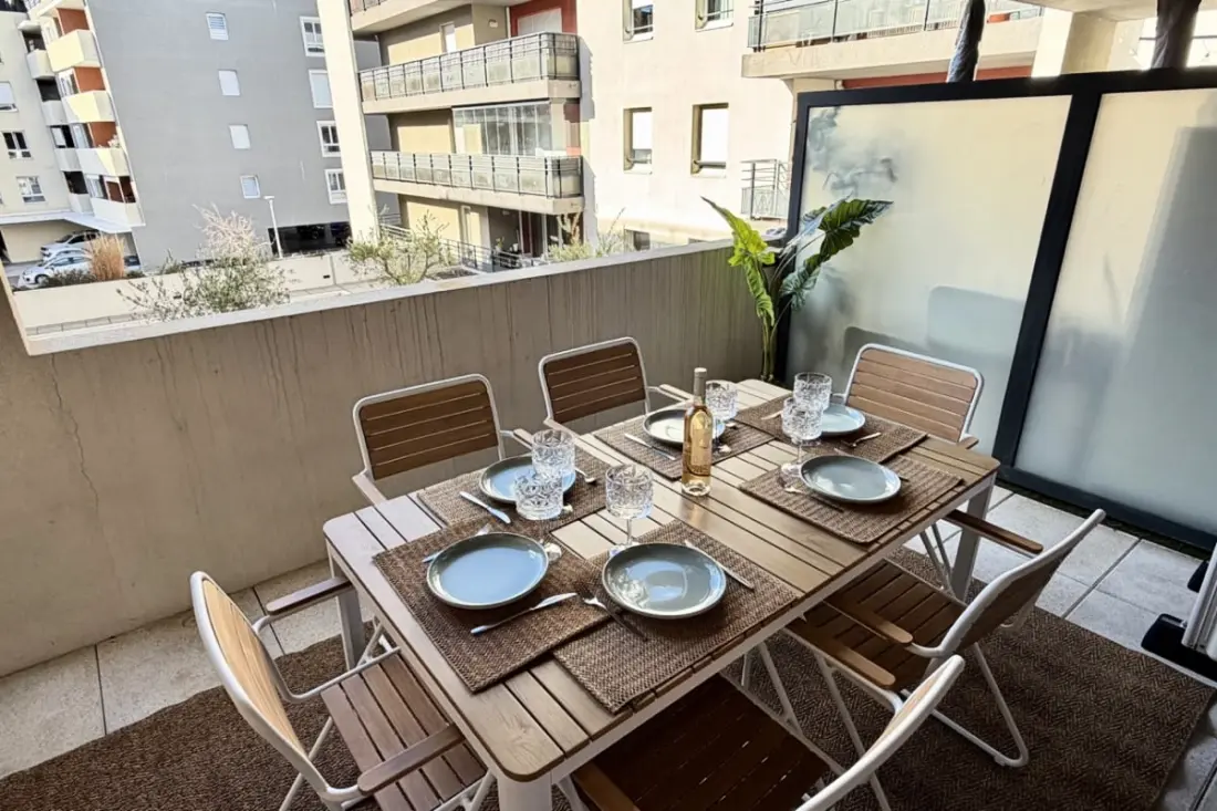 T4 Moderne Residence 7 Pers. Med terrasse og parkering – 10 min strand i Foots
