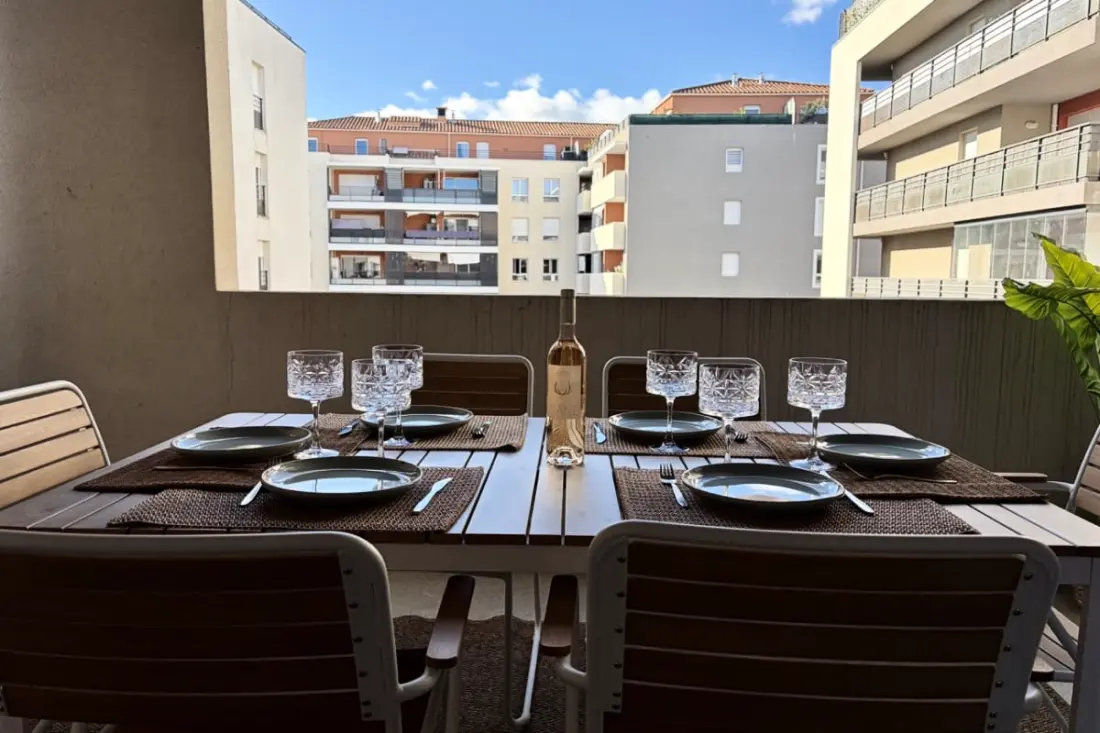 T4 Moderne Residence 7 Pers. Med terrasse og parkering – 10 min strand i Foots