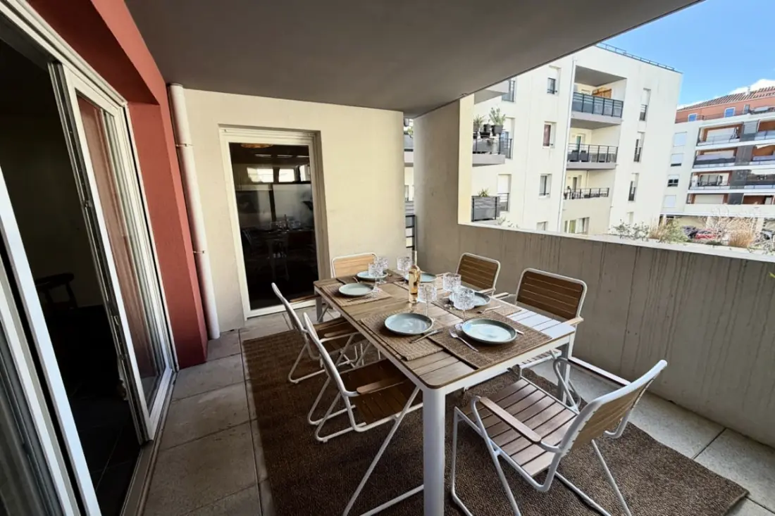 T4 Moderne Residence 7 Pers. Med terrasse og parkering – 10 min strand i Foots