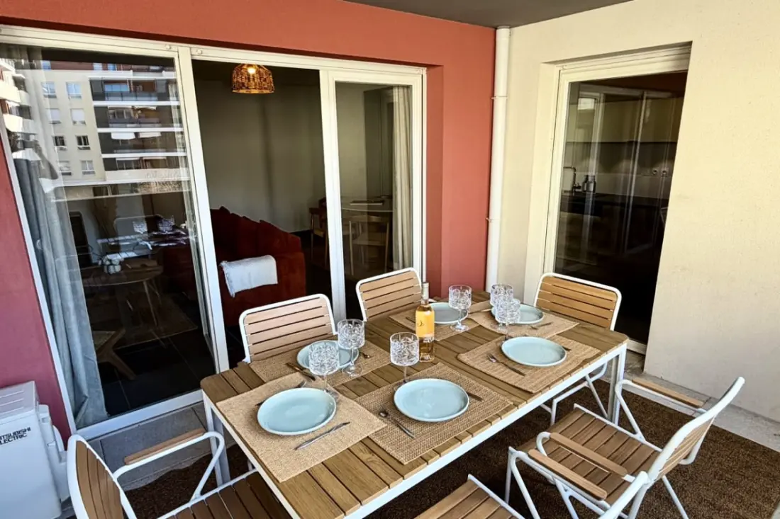 T4 Moderne Residence 7 Pers. Med terrasse og parkering – 10 min strand i Foots