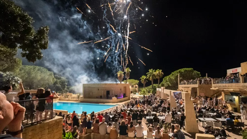 Camping Les Cigales 5 étoiles★★★★★