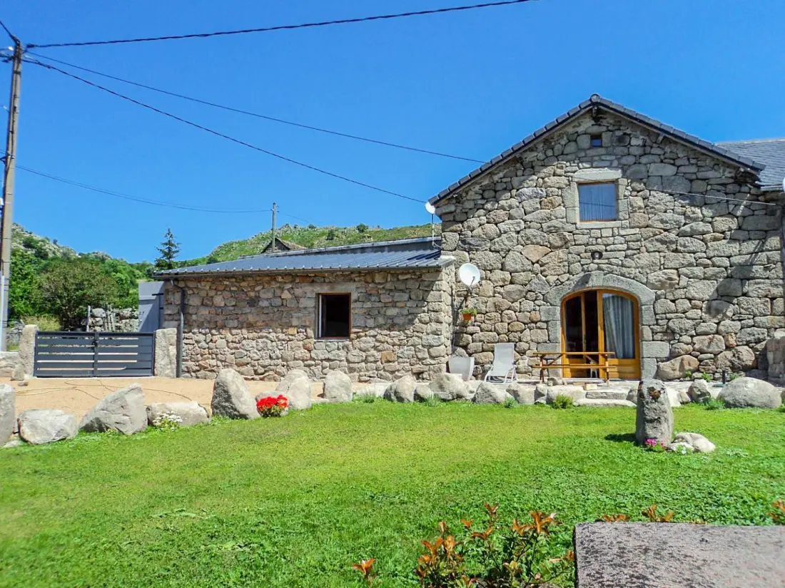 Gîte de France Gîte de la cascade 6/8 pers à rûnes 3 épis