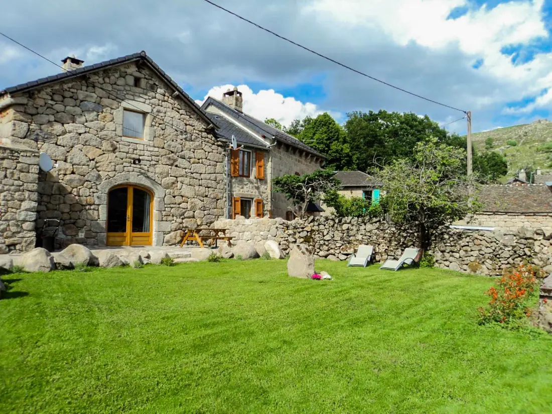 Gîte de France Gîte de la cascade 6/8 pers à rûnes 3 épis