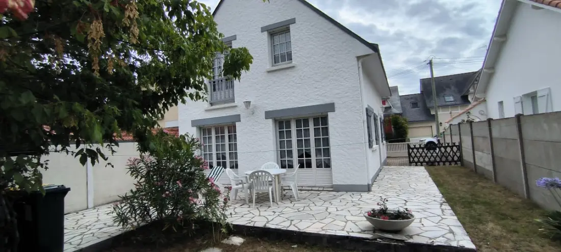 Charming House a kert közelében