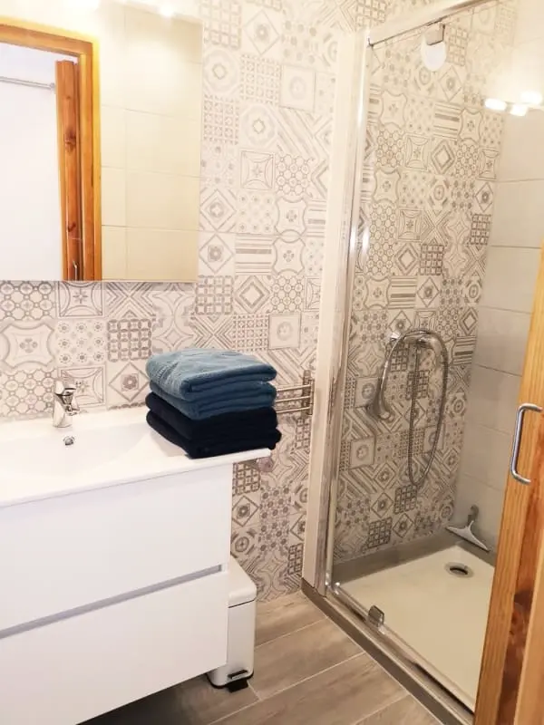 Gyönyörű T2 Air-Conditioned Tenger és hegy között, úszómedence, kert