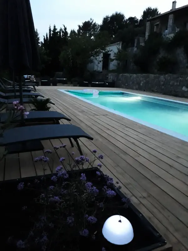 Nagy Kényelmes és Luminous Villa Pool