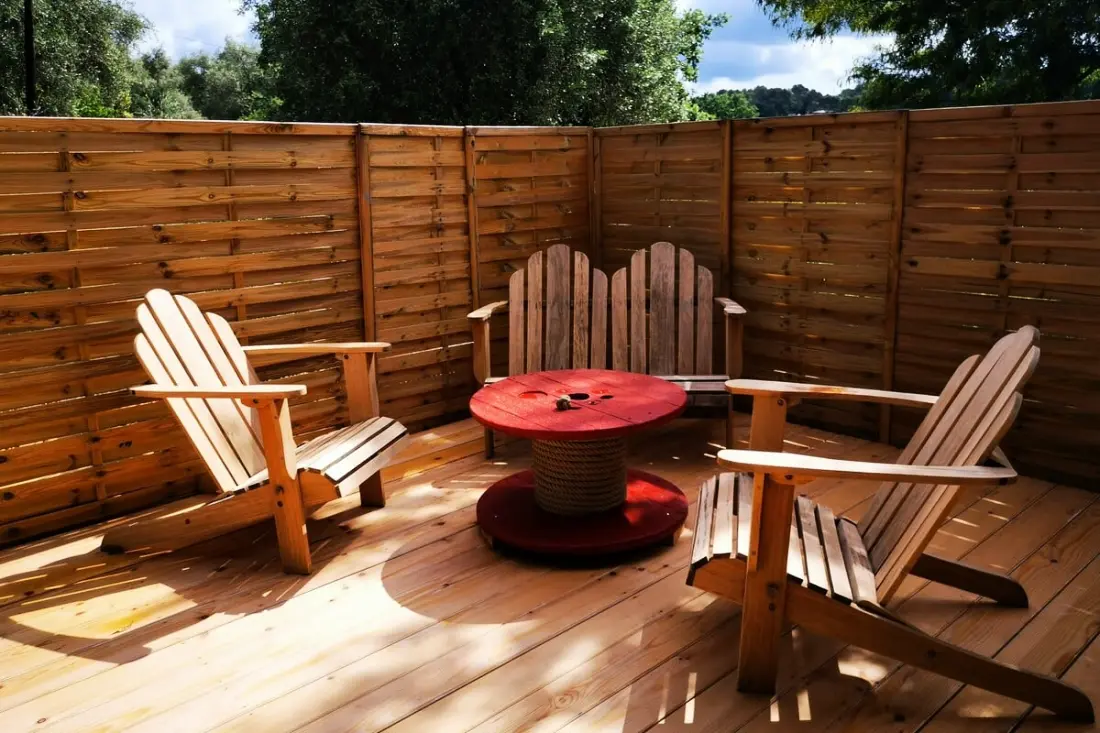Lovely Ac Apartman 2 Medence és kert