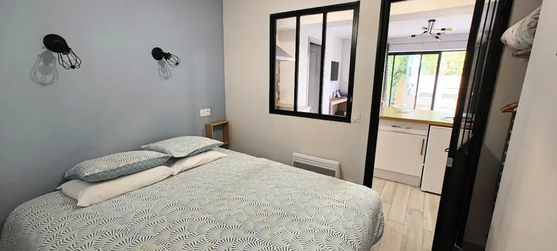 Lovely Ac Apartman 2 Medence és kert