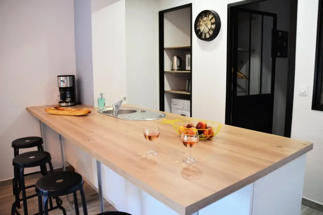 Lovely Ac Apartman 2 Medence és kert