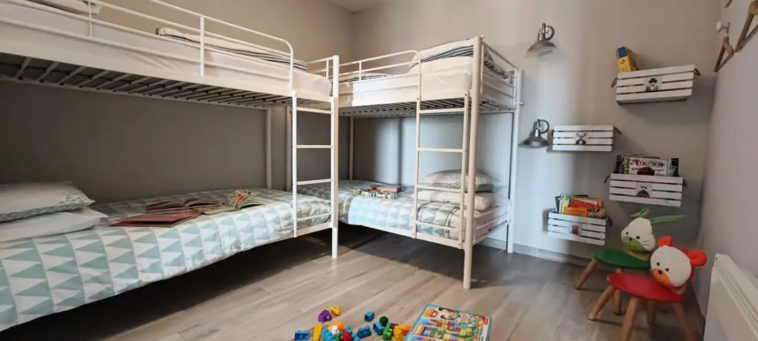 Tulajdonos 22 Pers. Kert és medence